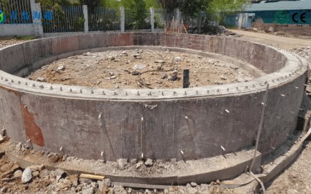 Boss visits the site of the double membrane gas holder project to guide installation